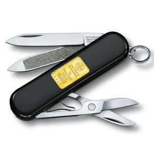 Нож Victorinox Classic SD черный с золотой пластинкой